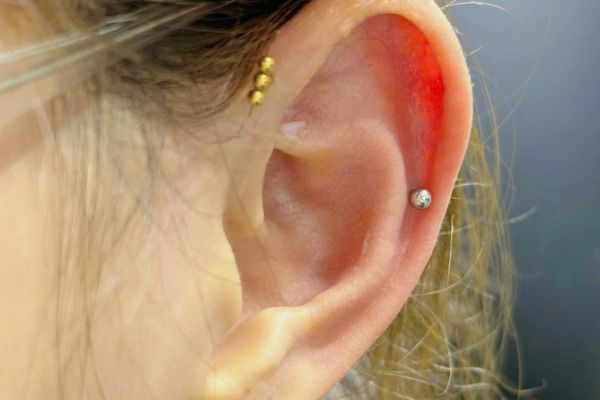 Ảnh xỏ Helix của các bạn nam và nữ tại TinyBox - 11/2024