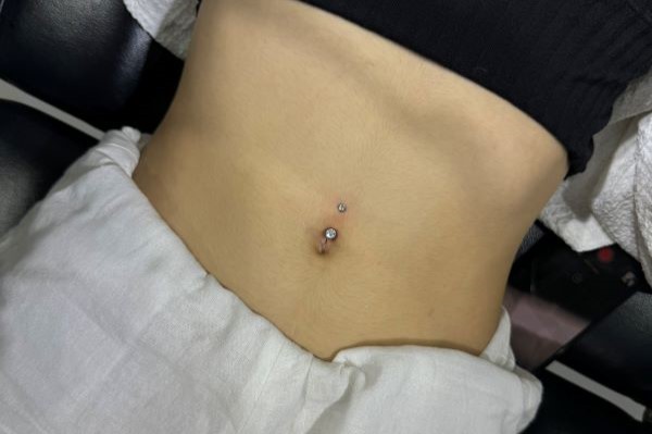 Ảnh xỏ khuyên rốn đẹp tại TinyBox 2/2024