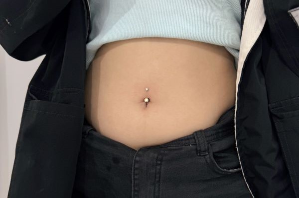 Ảnh xỏ khuyên rốn đẹp tại TinyBox 2/2024