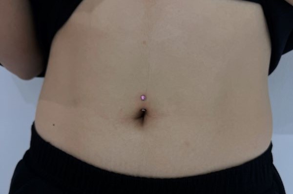 Ảnh xỏ khuyên rốn đẹp tại TinyBox 2/2024