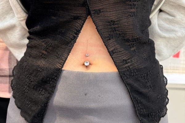 Ảnh xỏ khuyên rốn đẹp tại TinyBox 2/2024