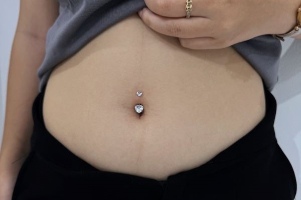 Ảnh xỏ khuyên rốn đẹp tại TinyBox 2/2024