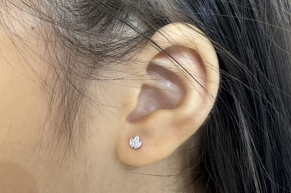 Ảnh em bé xỏ khuyên đáng yêu tại cửa hàng TinyBox - 7/2023