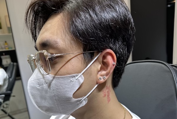 Ảnh xỏ tai nam đẹp 4//2023 thực hiện tại TinyBox - Tp.HCM