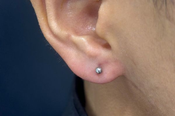 Bộ sưu tập bạn nam xỏ thịt tai 10/2024