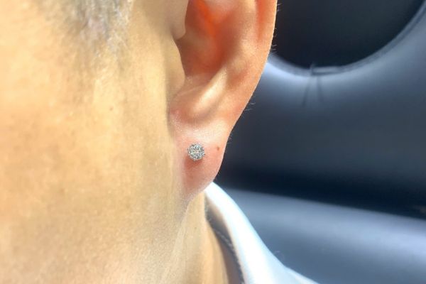 Bộ sưu tập bạn nam xỏ thịt tai 10/2024