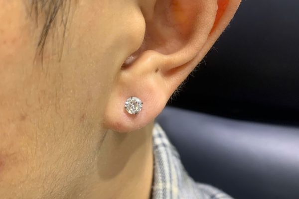 Bộ sưu tập bạn nam xỏ thịt tai 10/2024