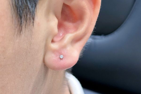 Bộ sưu tập bạn nam xỏ thịt tai 10/2024