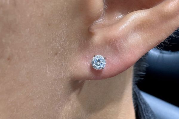 Bộ sưu tập bạn nam xỏ thịt tai 10/2024