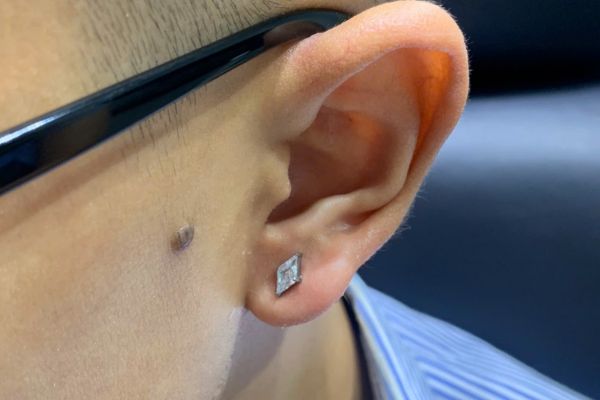 Bộ sưu tập bạn nam xỏ thịt tai 10/2024