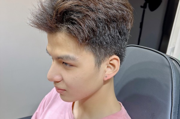 Bấm lỗ tai ăn trứng được không?