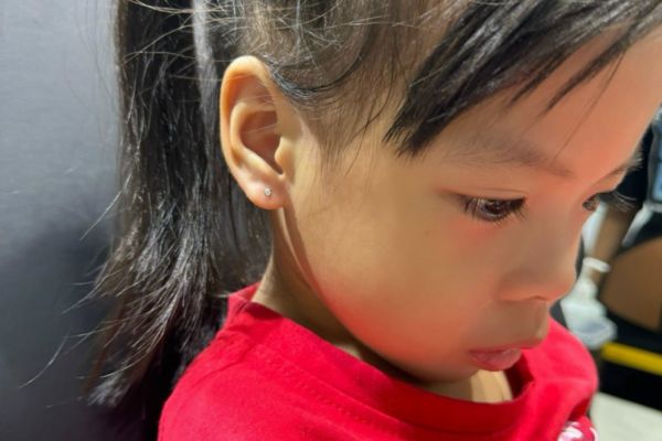 Bộ sưu tập ảnh em bé xỏ khuyên tại TinyBox mới nhất 6/2024