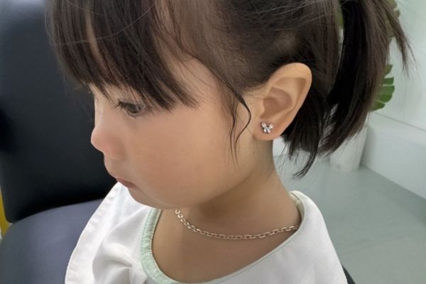 Bộ sưu tập ảnh em bé xỏ khuyên tại TinyBox mới nhất 6/2024