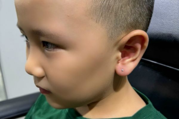 Bộ sưu tập ảnh em bé xỏ khuyên tại TinyBox mới nhất 6/2024