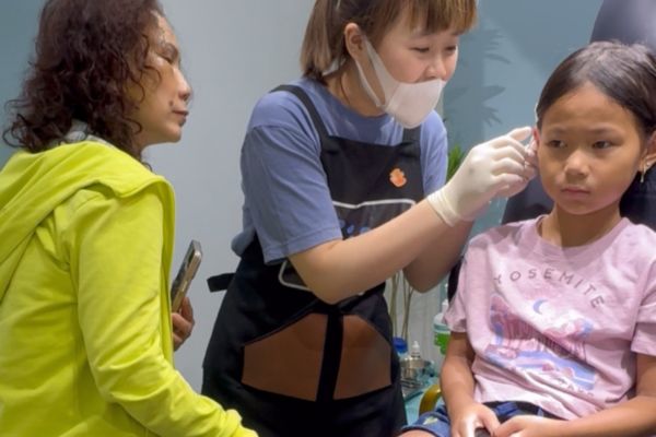 Bộ sưu tập ảnh em bé xỏ khuyên tại TinyBox mới nhất 6/2024