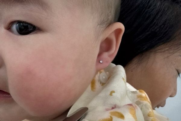 Bộ sưu tập ảnh em bé xỏ khuyên tại TinyBox mới nhất 6/2024