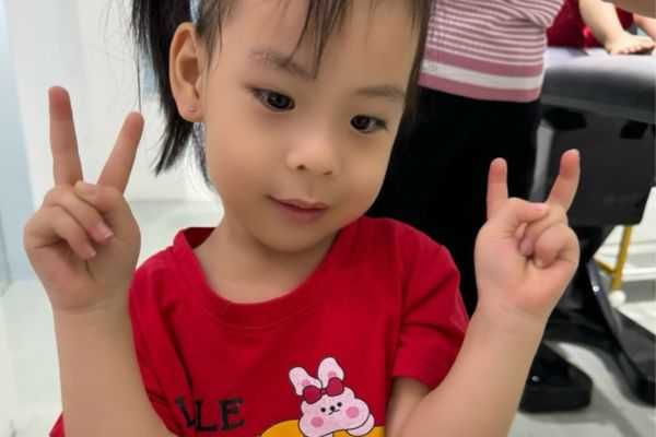 Bộ sưu tập ảnh em bé xỏ khuyên tại TinyBox mới nhất 6/2024