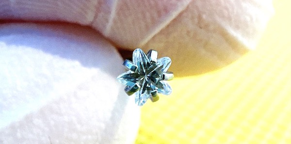 Bông tai cho bé 5 tuổi