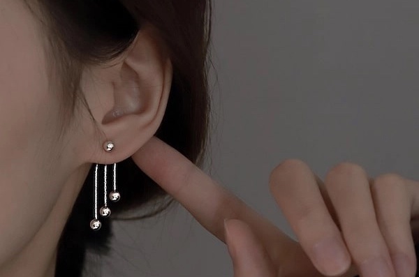 bông tai đi biển