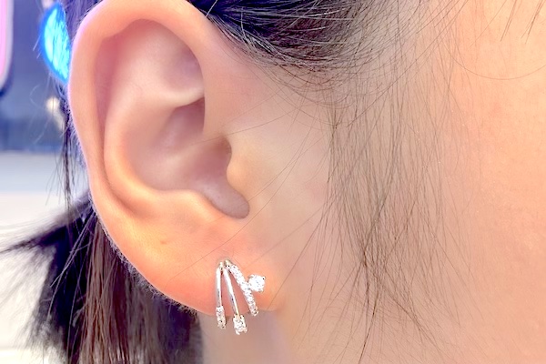 bông tai đi biển