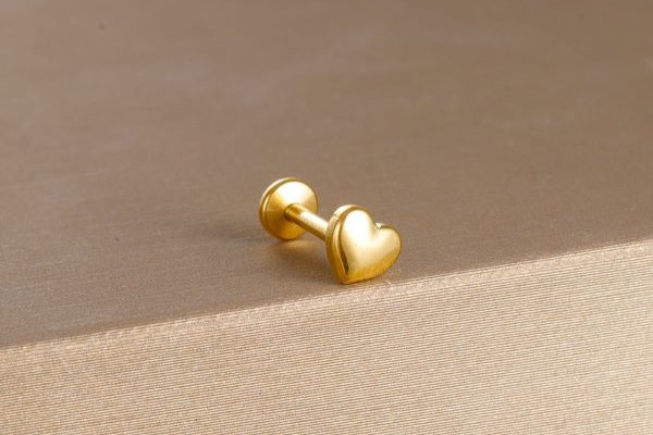 Bông tai hình trái tim chui dẹp