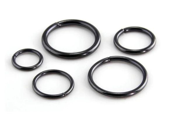 Các chất liệu dùng để xỏ khuyên có thể bạn chưa biết