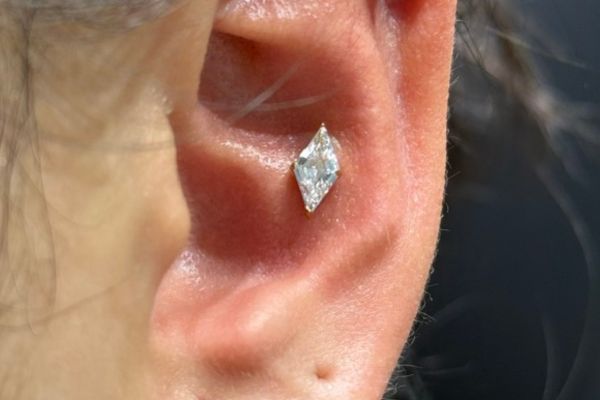 Các mẫu khuyên tai Titanium mới về