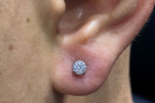 Các mẫu khuyên tai Titanium mới về