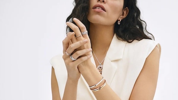 Các mẫu lắc tay nữ đẹp làm quà tặng cho người ấy