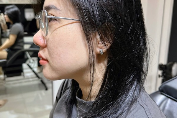 xỏ khuyên mũi - nostril piercing