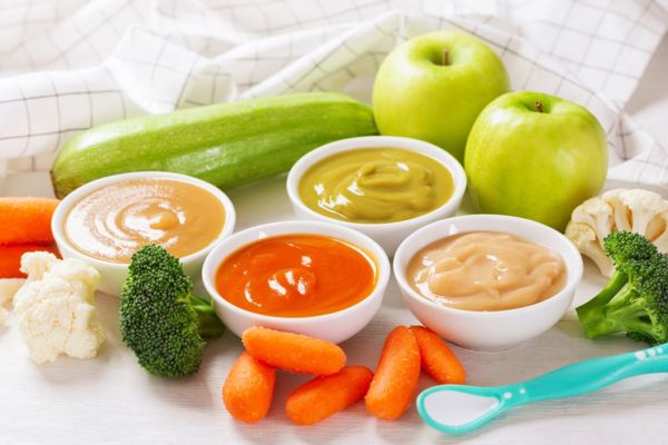 Cách chăm sóc sau khi bấm tai cho bé chi tiết A - Z