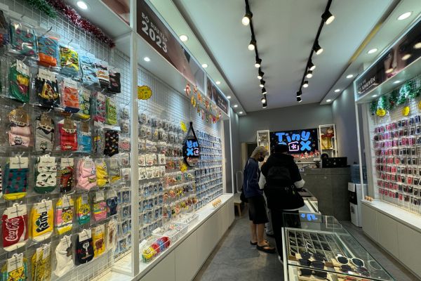 cách chọn bông tai giúp xỏ khuyên không đau