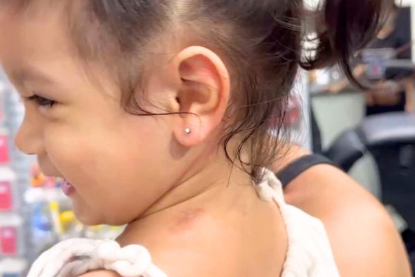 Có nên xỏ khuyên khi bị người lớn cấm?