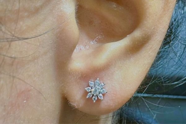 xỏ khuyên thịt tai - xỏ khuyên lobe