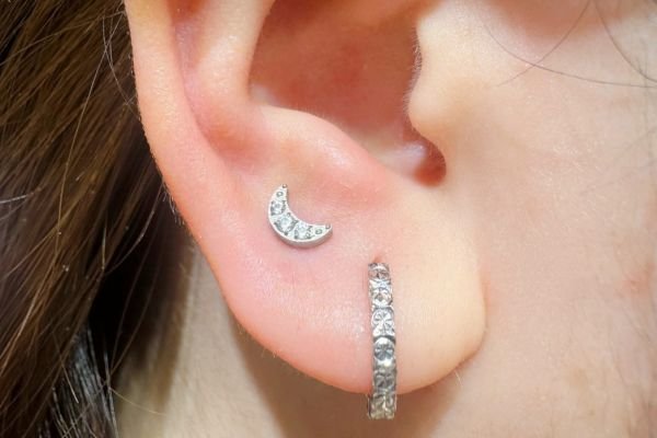 xỏ khuyên thịt tai - xỏ khuyên lobe