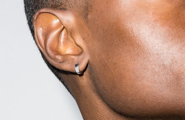 Đeo khuyên tai bên nào là LGBT