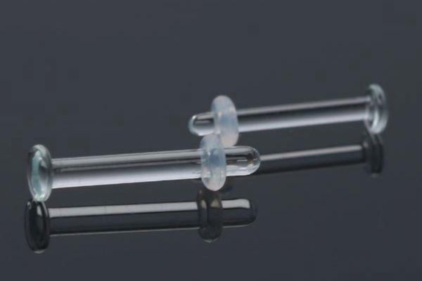 khuyên thủy tinh trong suốt