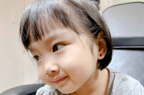 Bộ sưu tập xỏ tai em bé an toàn, xinh xắn tại TinyBox - 3/2023