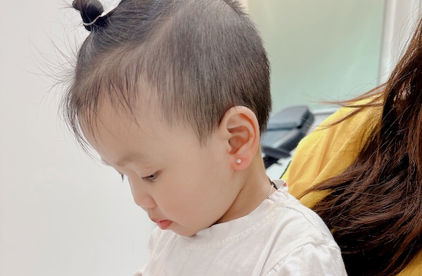 Bộ sưu tập xỏ tai em bé an toàn, xinh xắn tại TinyBox - 3/2023
