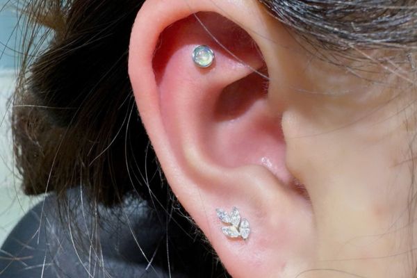 Giới trẻ xỏ khuyên, xu hướng hay nổi loạn?