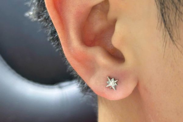 Hình ảnh bạn nam xỏ Lobe tại TinyBox - 11/2024