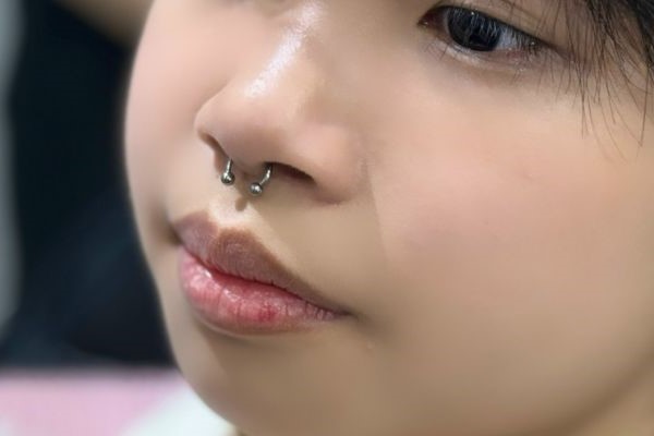 xỏ khuyên septum