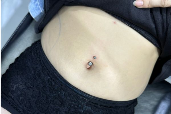 Hình ảnh xỏ khuyên rốn siêu đẹp