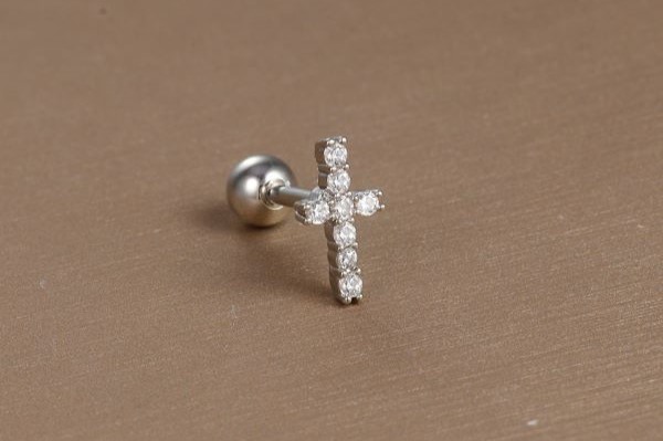 Hoa tai chữ thập đính đá