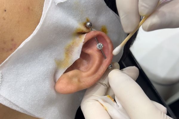 Học xỏ khuyên ở đâu được ở lại làm việc?