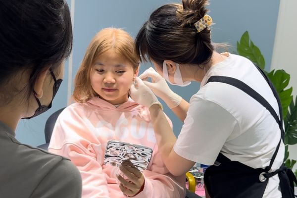 Học xỏ khuyên ở đâu được ở lại làm việc?