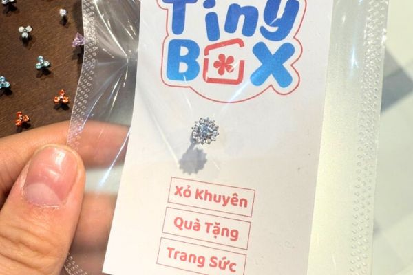 Hướng dẫn cách giữ màu khuyên tai không bị phai, bền màu