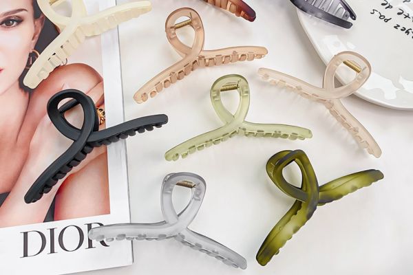 Kẹp tóc kẹp chéo