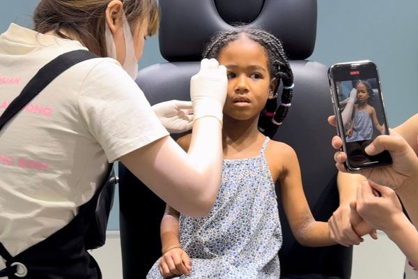 tinybox xỏ khuyên