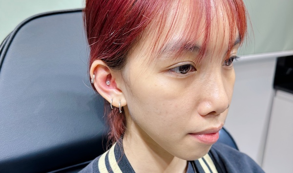 Hình ảnh khách mẫu xỏ khuyên tại TinyBox - 4/2023